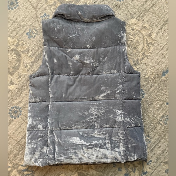 LOFT Light Blue Crushed Velvet Puffer Vest - Picture 3 of 9